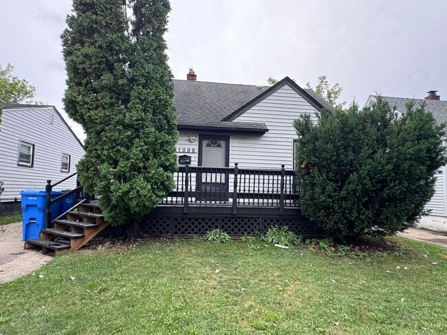 property at 11096 Jewett Ave