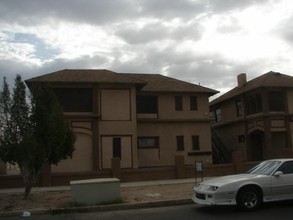 Four Plex in Yuma, AZ - Building Photo - Building Photo