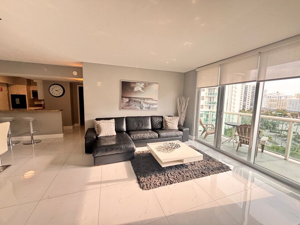 3801S S Ocean Dr in Hollywood, FL - Building Photo