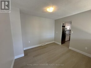 107 Endicott Terrace in Welland, ON - Building Photo - Building Photo