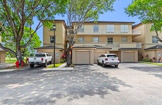 2060 Greenview Shores Blvd in Wellington, FL - Building Photo