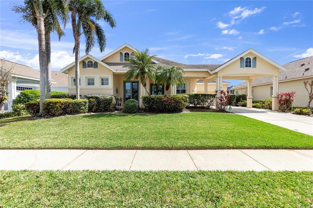 4616 Blue Marlin Dr in Bradenton, FL - Building Photo