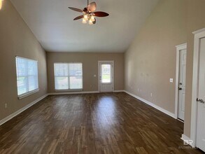 1065 Crown Walk Dr in Foley, AL - Building Photo - Building Photo