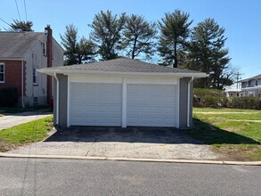 332 Fairview Rd in Woodlyn, PA - Building Photo - Building Photo