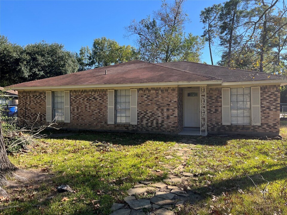 2402 Fawnwood Ln in Spring, TX - Building Photo