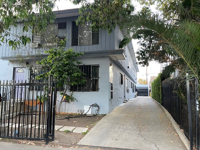 5707 Virginia Ave, Unit 8