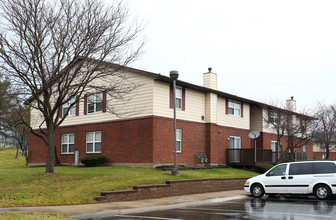 Maplewood Gardens in Stow, OH - Foto de edificio - Building Photo