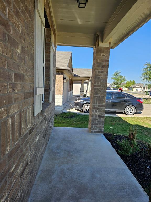 110 Marimoor Dr in Hutto, TX - Building Photo - Building Photo