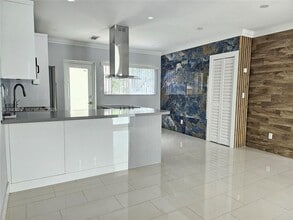 5816 SW 9th St in West Miami, FL - Building Photo - Building Photo