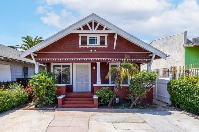 property at 1418 W Jefferson Blvd