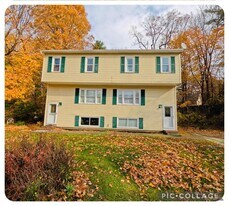 386 Marble Island Rd, Unit 386 .marble Island Road in Colchester, VT - Building Photo