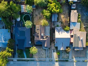 1271 N Roosevelt Ave in Fresno, CA - Foto de edificio - Building Photo