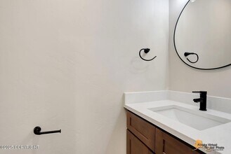 533 Ashbrook Dr in Wasilla, AK - Foto de edificio - Building Photo