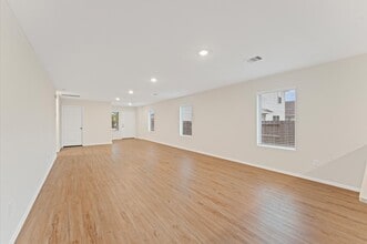 347 Riverwood Village Ln in Sealy, TX - Building Photo - Building Photo