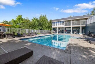 The Highlands at Wynhaven in Issaquah, WA - Foto de edificio - Building Photo
