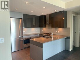 4508 Hazel St in Burnaby, BC - Building Photo