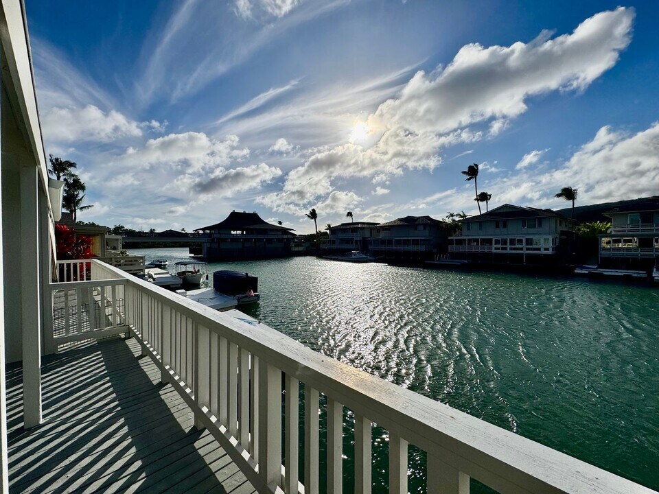 369 Opihikao Pl in Honolulu, HI - Building Photo