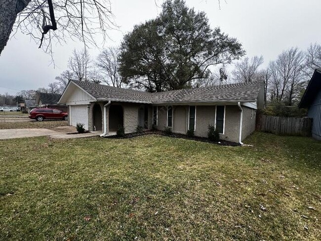 8403 Woodview Dr E in Sherwood, AR - Building Photo - Building Photo