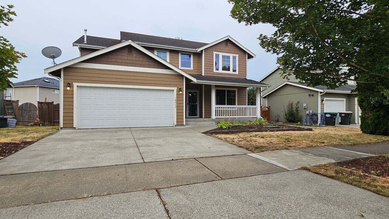 14913 89th Ave SE in Yelm, WA - Building Photo