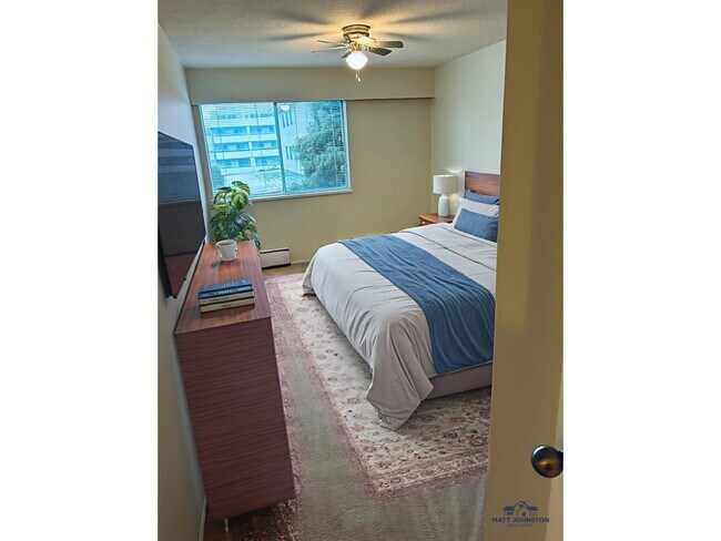 1331 Fir St in White Rock, BC - Building Photo - Building Photo