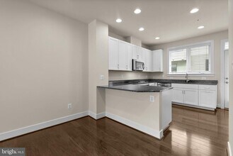 10413 Fernwood Rd in Bethesda, MD - Building Photo - Building Photo