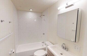 523 E 3rd St, Unit 1F in Boston, MA - Building Photo - Building Photo