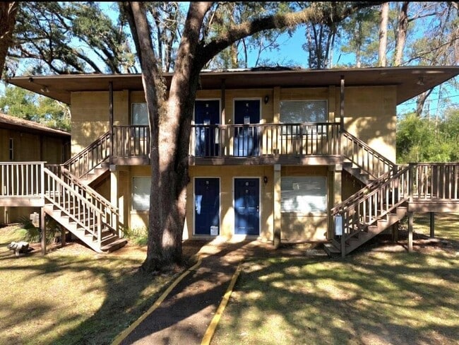 property at 2304 Columbia Ct
