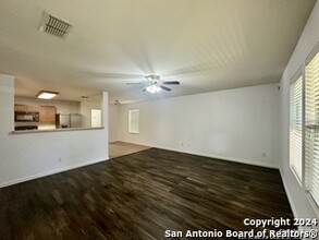 5826 Sherbrooke Oak in San Antonio, TX - Building Photo - Building Photo