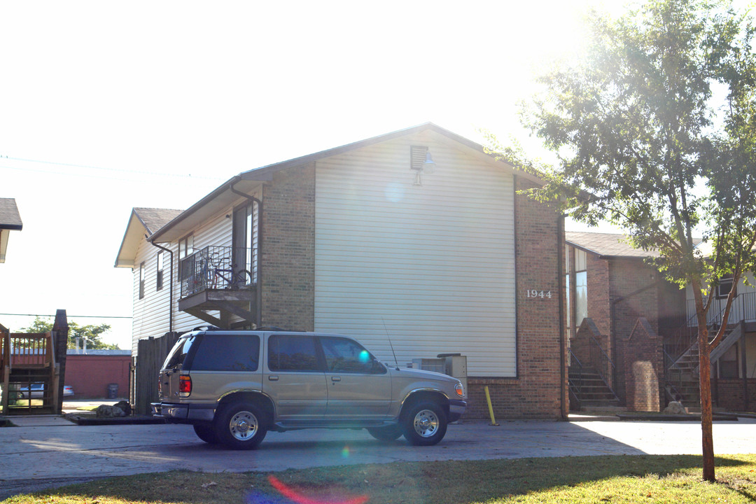 1944 S Greenwood St in Wichita, KS - Foto de edificio