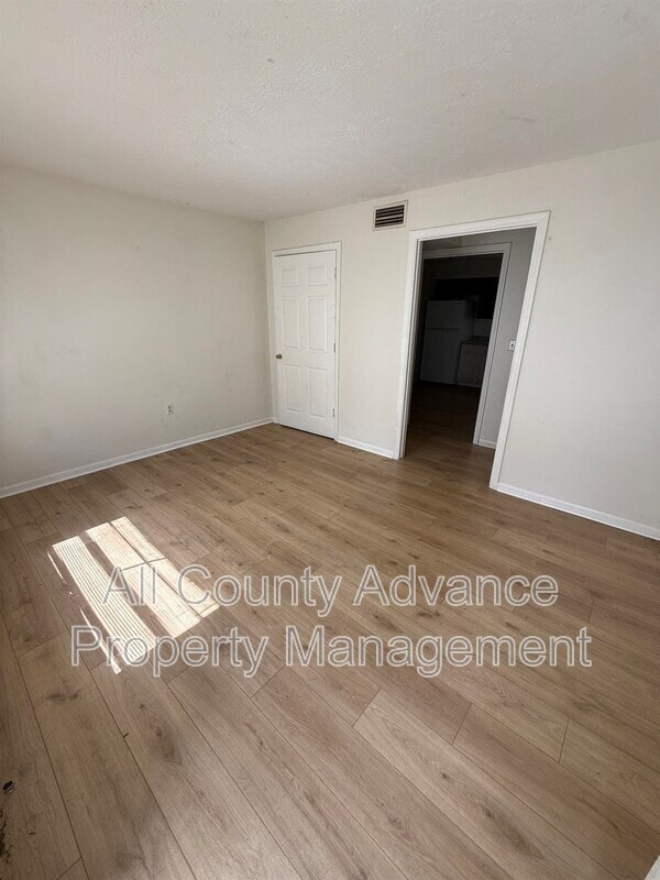 property at 4911 E Temple Heights Rd