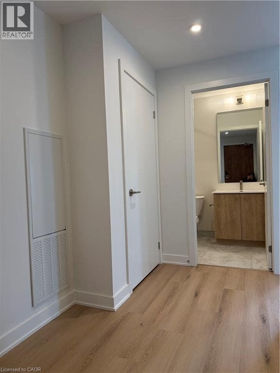 25 Wellington St S in Kitchener, ON - Building Photo - Building Photo