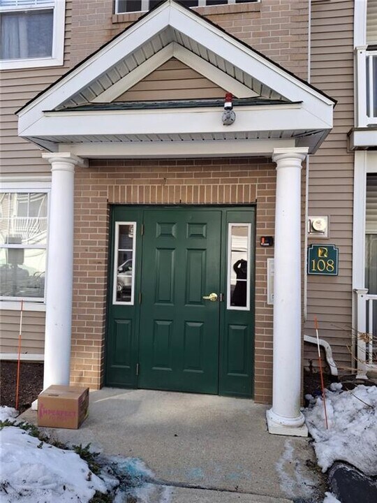 108 Mill St in Woonsocket, RI - Building Photo