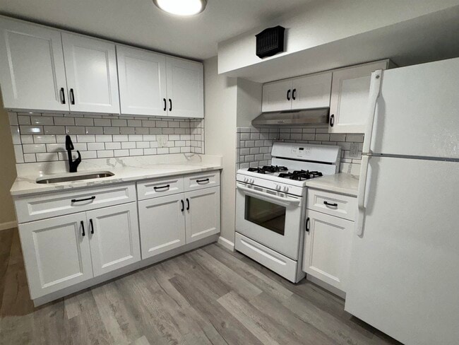 property at 7307 Park Ave