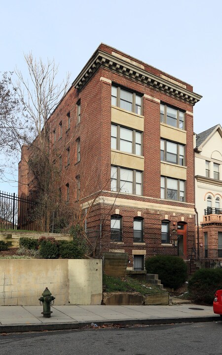 Merdian View Condominium in Washington, DC - Building Photo