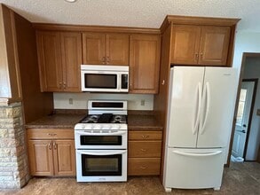 1302 9th St N in Fargo, ND - Foto de edificio - Building Photo