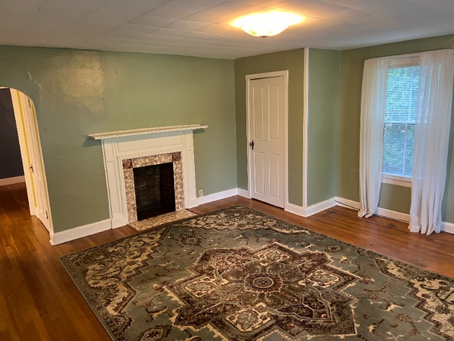 1 Pomfret Rd in Brooklyn, CT - Building Photo - Building Photo