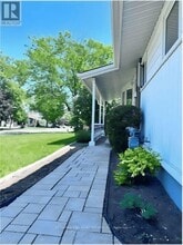 8 Vanson Ave in Ottawa, ON - Building Photo - Building Photo