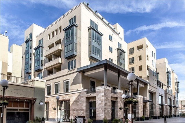 39 S Los Robles Ave in Pasadena, CA - Building Photo - Building Photo