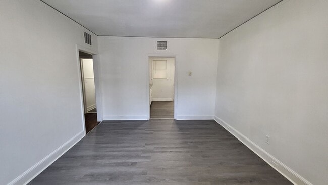 4 Woodlawn Ct in Sumter, SC - Building Photo - Building Photo