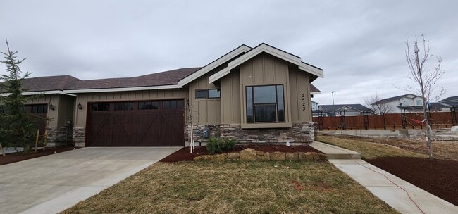 property at 2523 E Hidden Crk St