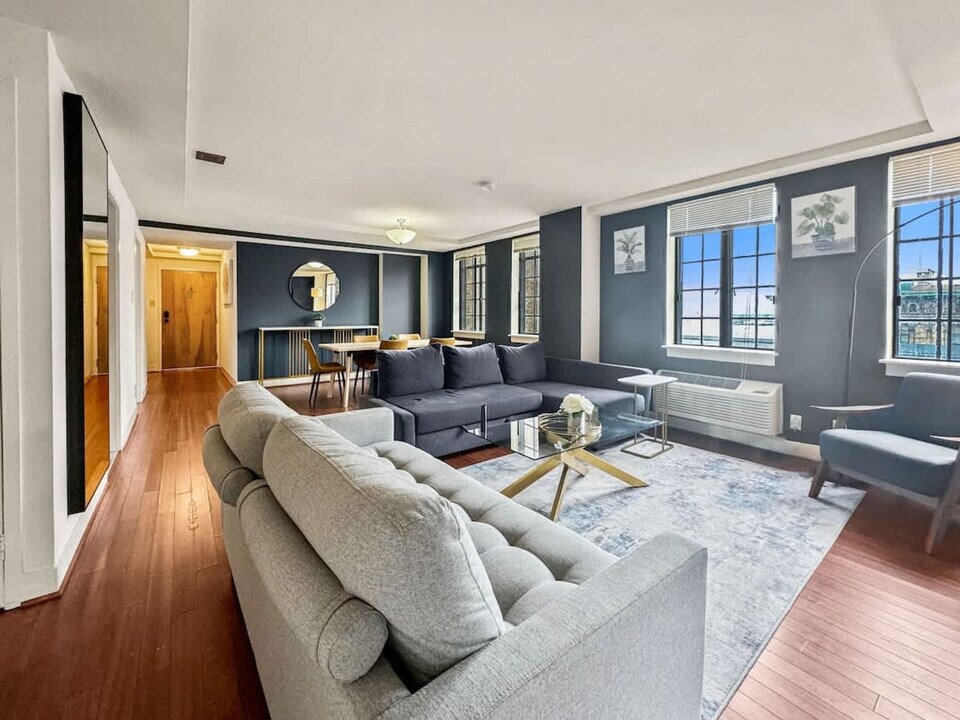 111-23 N 15th St in Philadelphia, PA - Foto de edificio