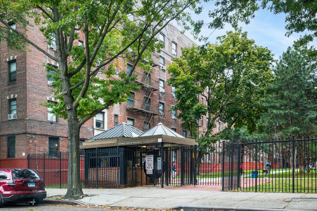 Academy Gardens in Bronx, NY - Building Photo - Building Photo