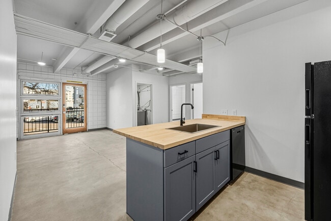 property at 415 S Weber St