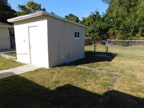10121 W Jessamine St in Miami, FL - Building Photo - Building Photo