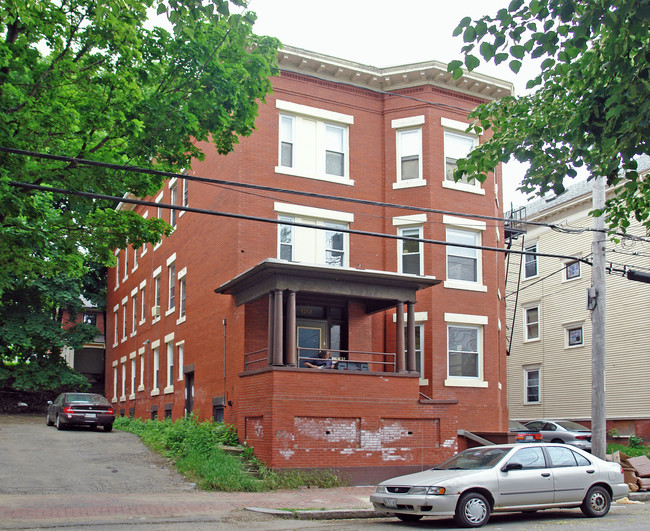 60 Grant St in Portland, ME - Foto de edificio - Building Photo