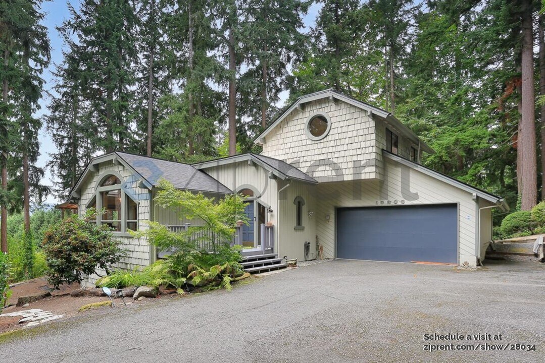 19606 SE 24th Way in Sammamish, WA - Building Photo
