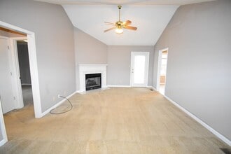 3383 Queensbury Rd in Clarksville, TN - Building Photo - Building Photo