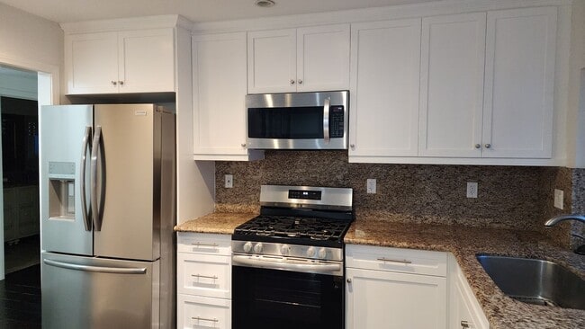 17986 Cashew St in Fountain Valley, CA - Building Photo - Building Photo