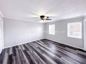 903 S Ripple Creek Dr in Houston, TX - Foto de edificio - Building Photo