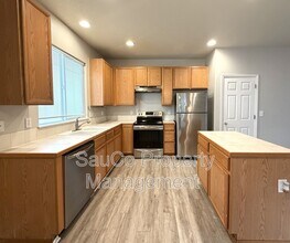 4258 SE Maya Ct in Hillsboro, OR - Building Photo - Building Photo